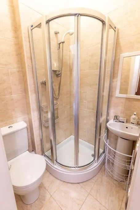 Luxury Nautical Large Apartment - 2 Bedroom - Whitby Centre - Free Private Parking