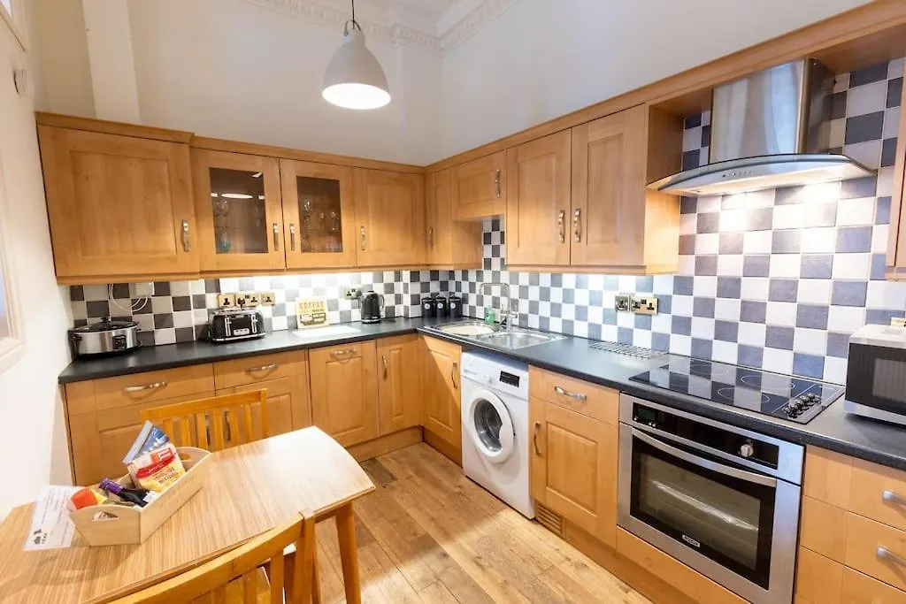 Сasa de vacaciones Luxury Nautical Large Apartment - 2 Bedroom - Whitby Centre - Free Private Parking