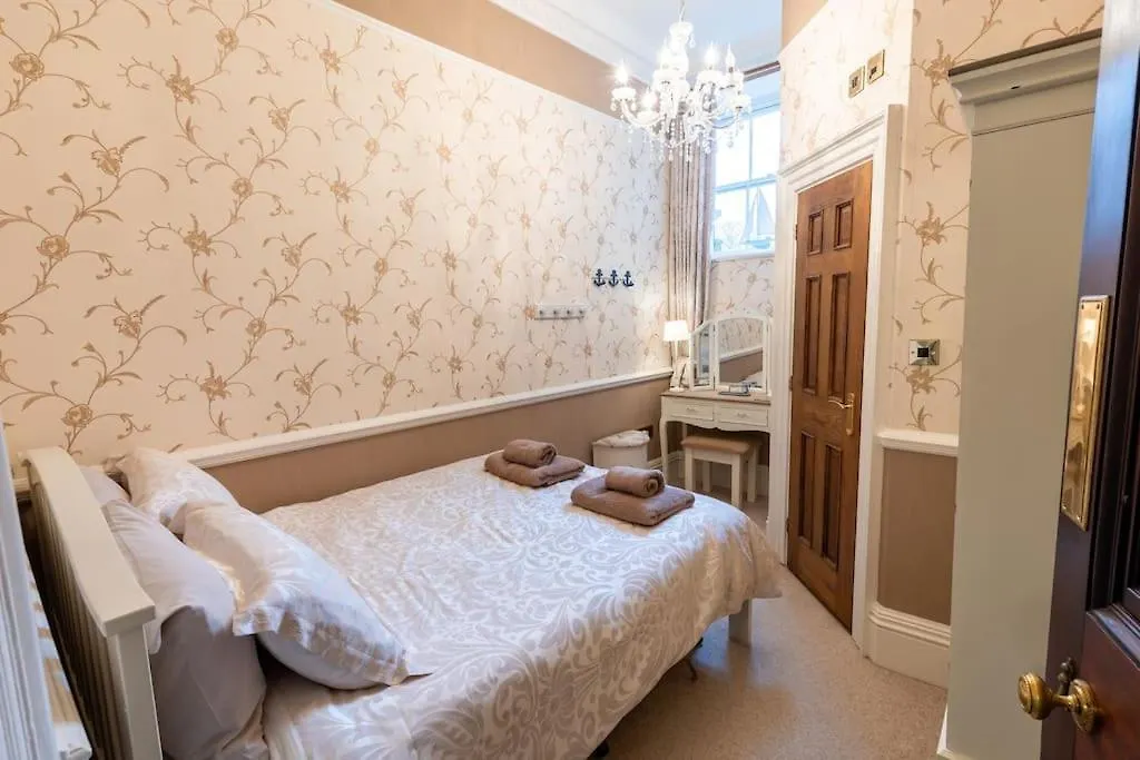 Luxury Nautical Large Apartment - 2 Bedroom - Whitby Centre - Free Private Parking Сasa de vacaciones